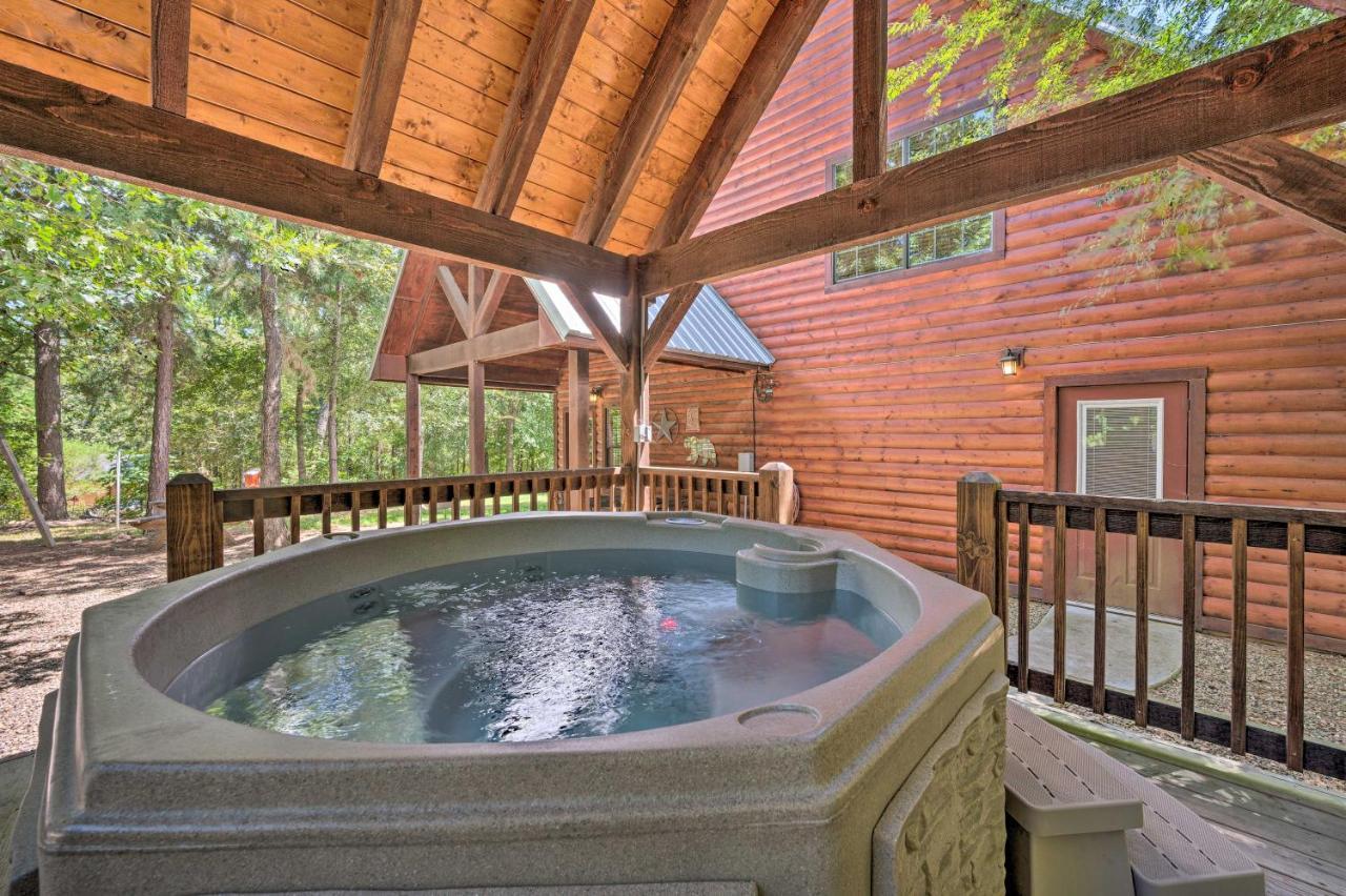 Cabin With Hot Tub And Games, 4 Mi To Beavers Bend! Broken Bow Exteriér fotografie
