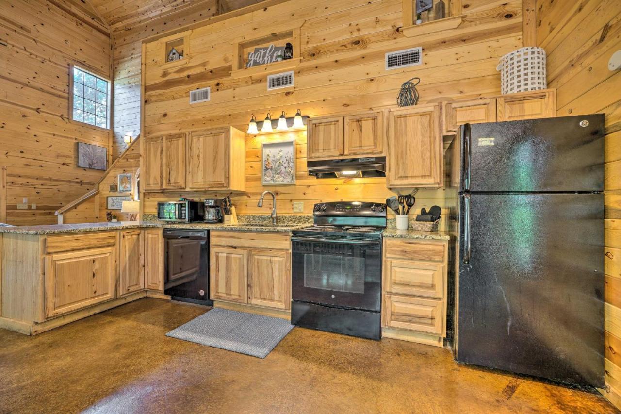Cabin With Hot Tub And Games, 4 Mi To Beavers Bend! Broken Bow Exteriér fotografie