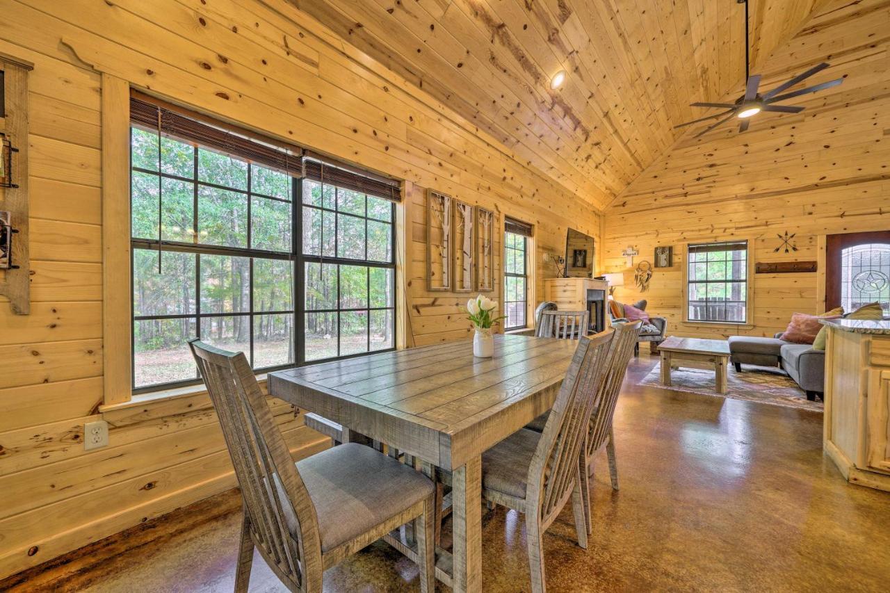 Cabin With Hot Tub And Games, 4 Mi To Beavers Bend! Broken Bow Exteriér fotografie
