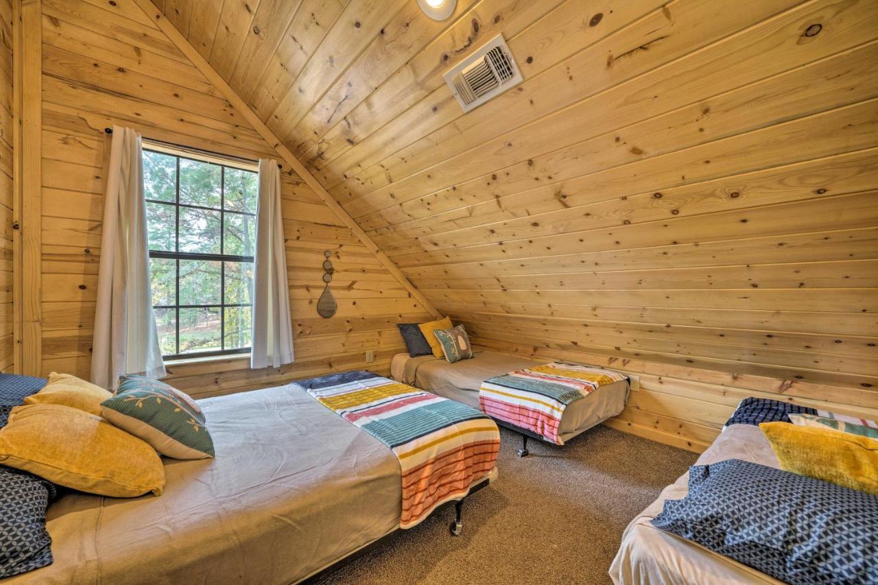 Cabin With Hot Tub And Games, 4 Mi To Beavers Bend! Broken Bow Exteriér fotografie