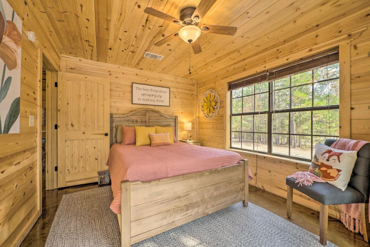 Cabin With Hot Tub And Games, 4 Mi To Beavers Bend! Broken Bow Exteriér fotografie