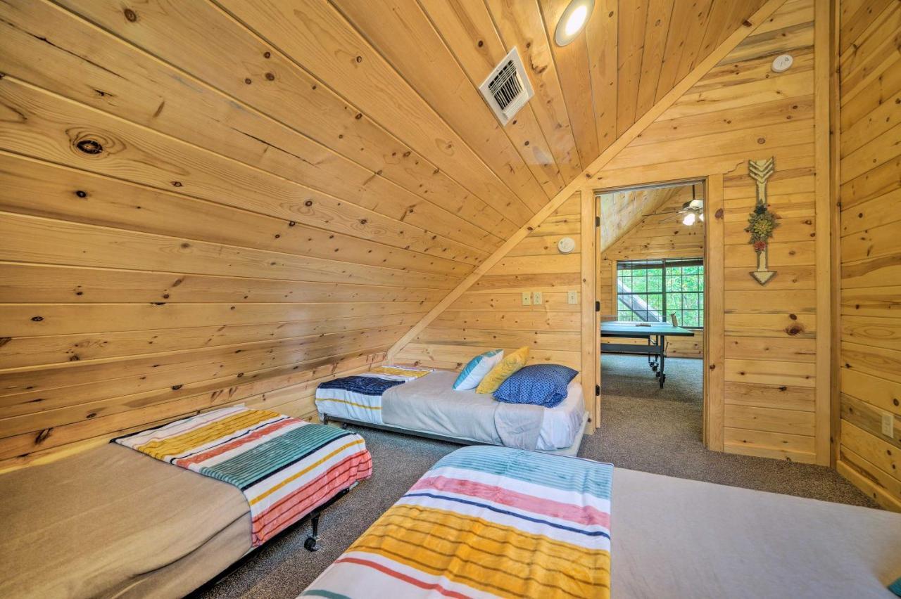 Cabin With Hot Tub And Games, 4 Mi To Beavers Bend! Broken Bow Exteriér fotografie